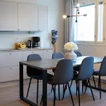 Stylish 2-bedroom Family Apt. With Sauna And Parking * Хельсинки