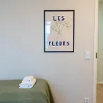 Апартаменты Stylish 2-bedroom Family Apt. With Sauna And Parking