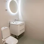 Stylish 2-bedroom Family Apt. With Sauna And Parking *