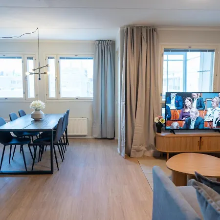 Stylish 2-bedroom Family Apt. With Sauna And Parking