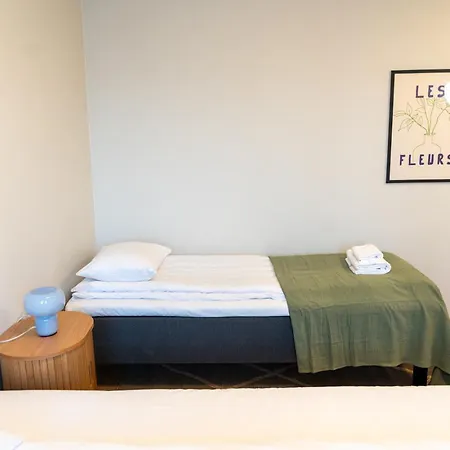 Stylish 2-bedroom Family Apt. With Sauna And Parking * Helsínquia