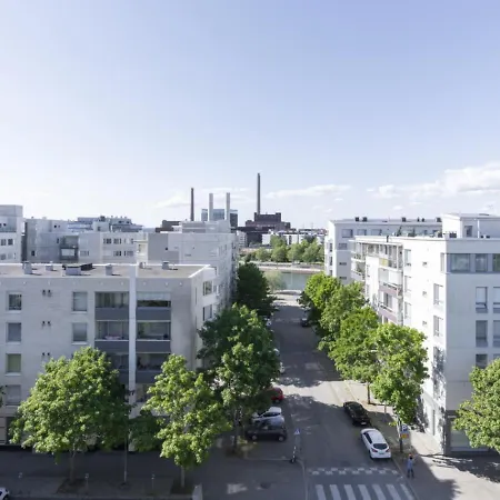 Stylish 2-bedroom Family Apt. With Sauna And Parking *