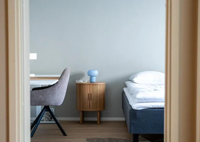 Stylish 2-bedroom Family Apt. With Sauna And Parking *