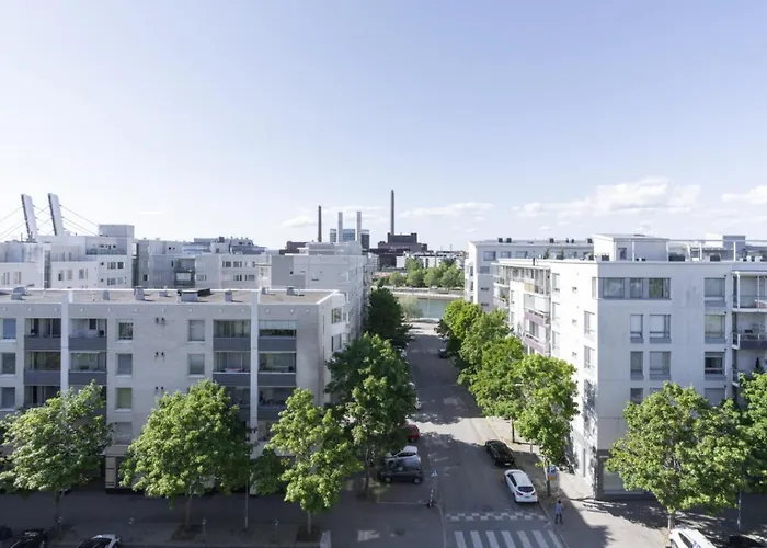 Stylish 2-bedroom Family Apt. With Sauna And Parking *