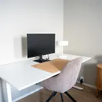 Stylish 2-bedroom Family Apt. With Sauna And Parking Apartamento *