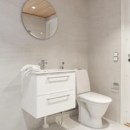 Stylish 2-bedroom Family Apt. With Sauna And Parking * Helsínquia